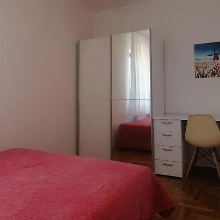 Island View Apartament *