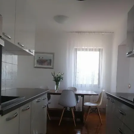 Island View 诺维·维诺多尔斯基