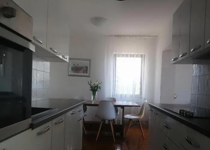 Island View 诺维·维诺多尔斯基